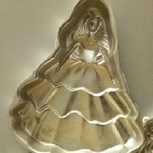 1995 Wilton Barbie cake pan